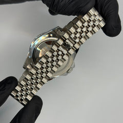 Icon of Luxury The Rolex Submariner